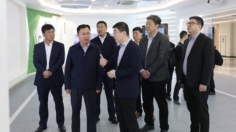 蘭州市委常委、副市長胡俊鋒到訪明日控股